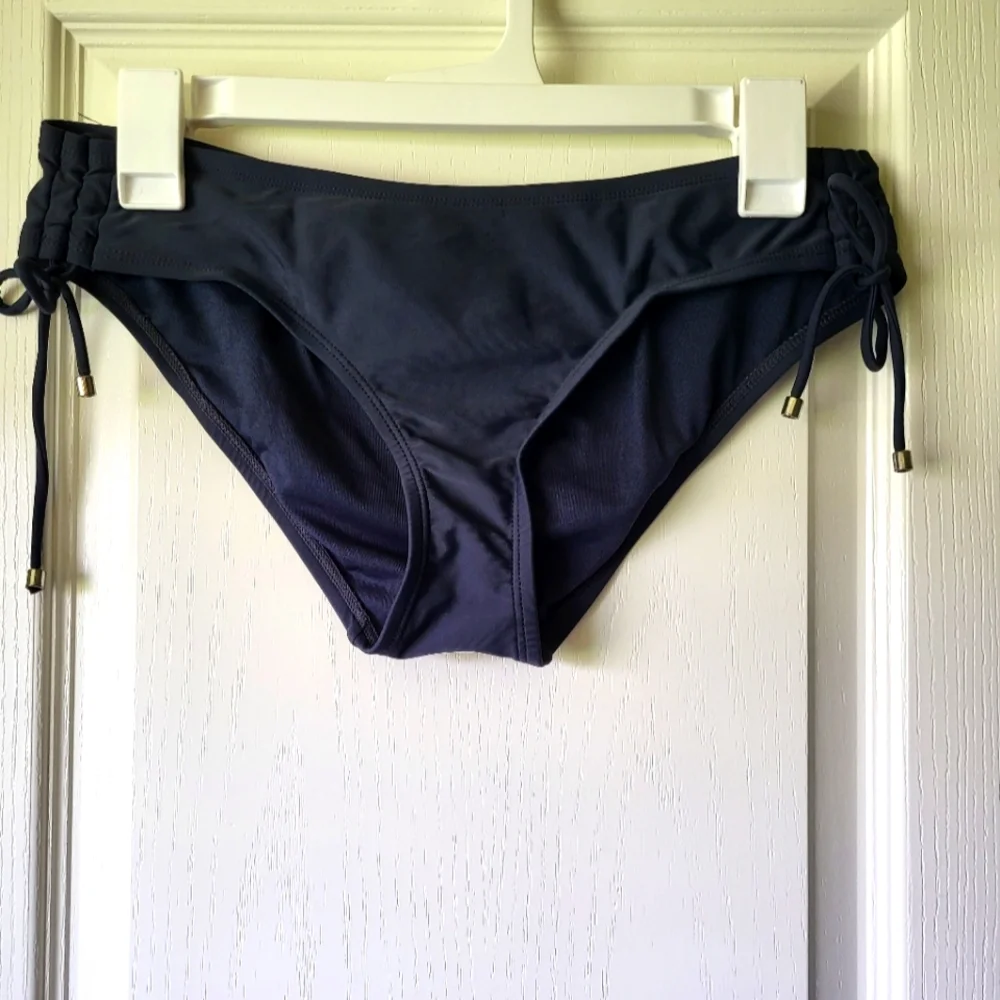 Bikini - Picture 2 of 6